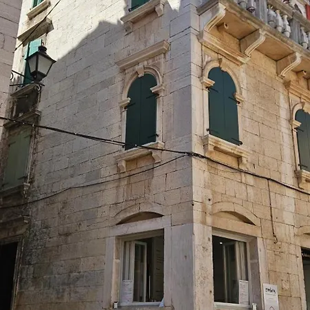 Nocleg ze śniadaniem Palace Basilico 1580.