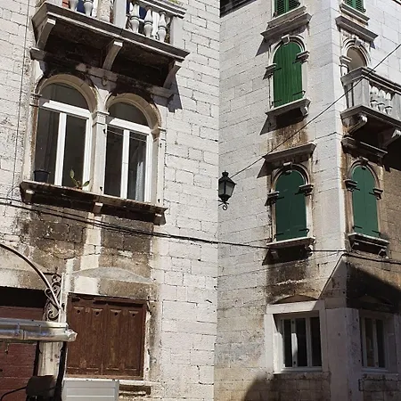 Palace Basilico 1580. 3* 로비니