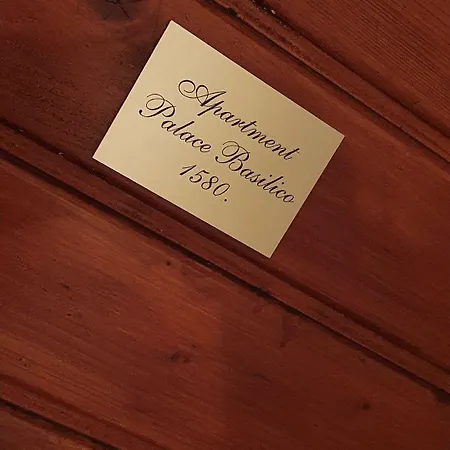 Bed & Breakfast Palace Basilico 1580. 3*