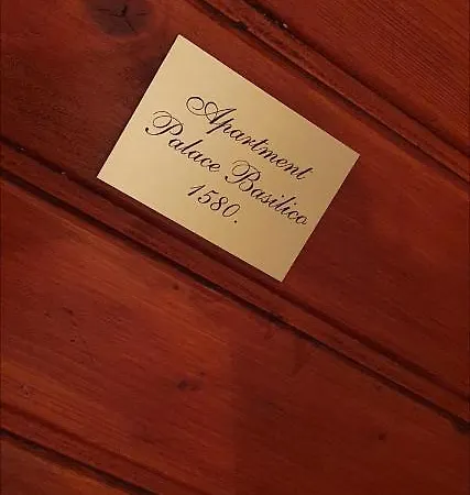 B&B Palace Basilico 1580. 로비니